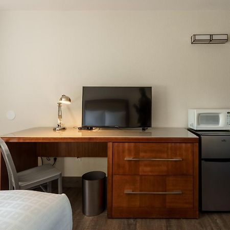 Riverfront Inn โรสเบิร์ก ภายนอก รูปภาพ
